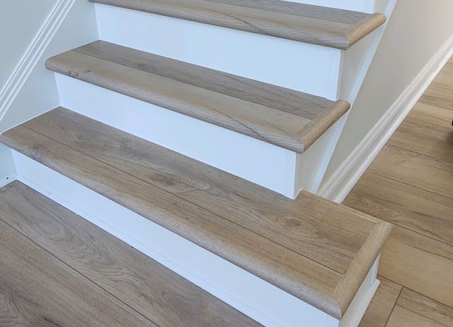 Kansas LVP Vinyl Stair Tread Bending 3